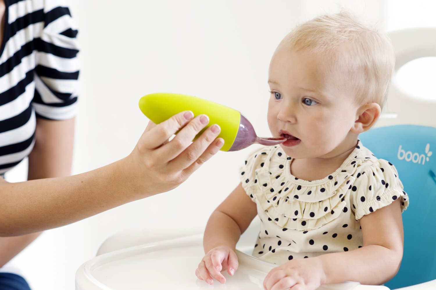 10 handy travel feeding