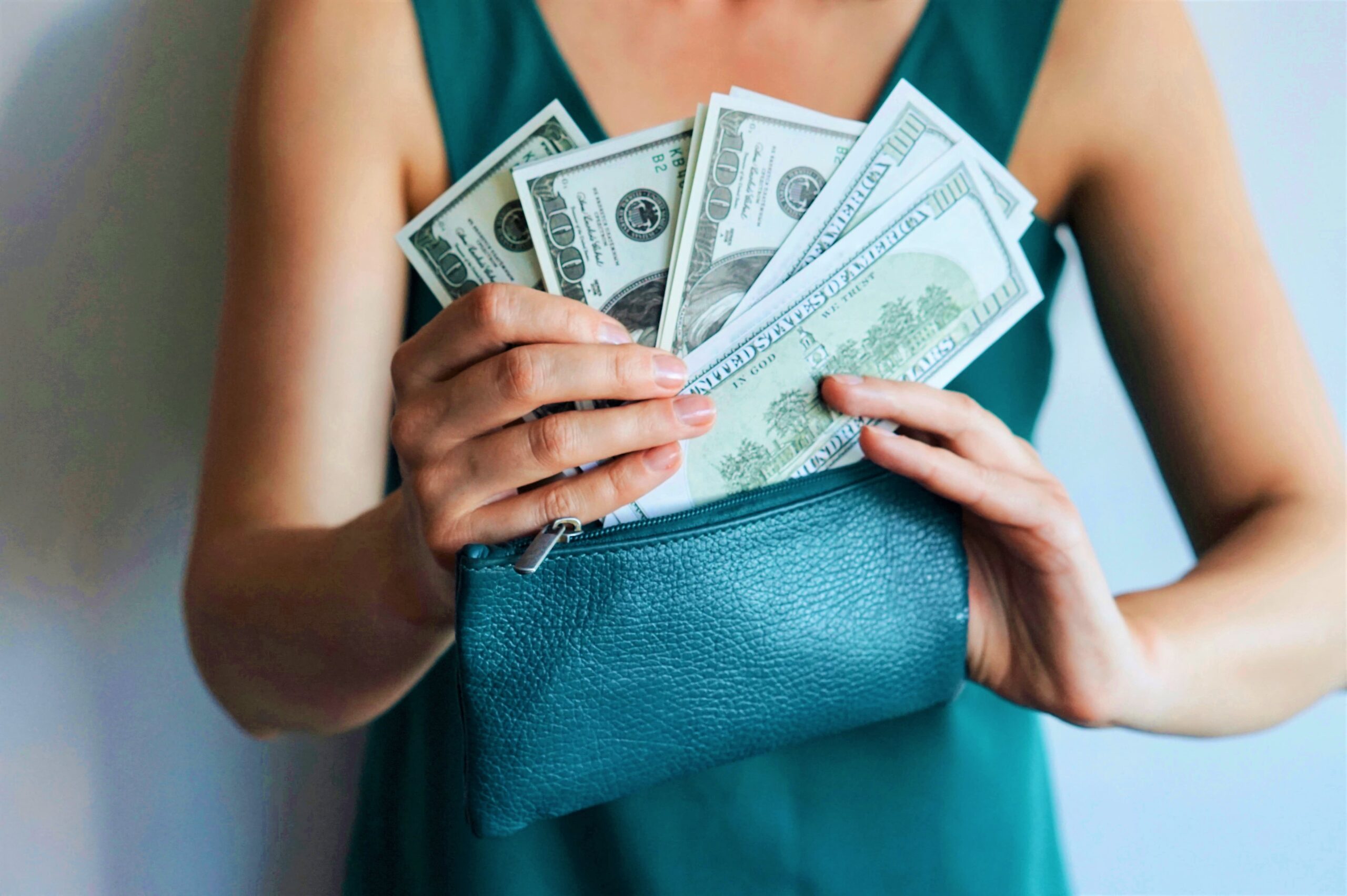 106901715-1624479358432-money-personal-finance_t20_LJPo4z